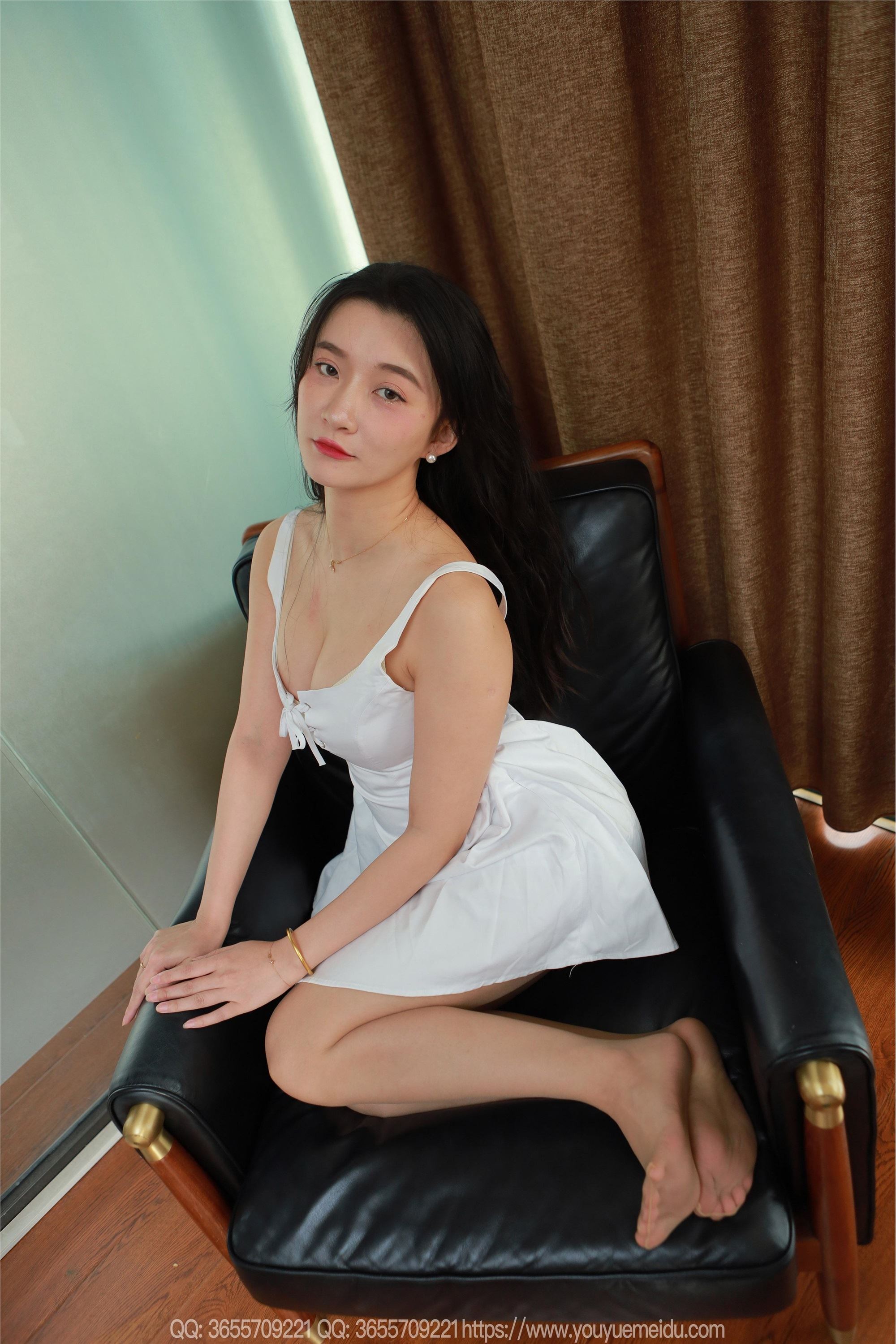 IESS异思趣向  2025.03.21 丝享家 2007 秋秋《低胸白色裙（下）》